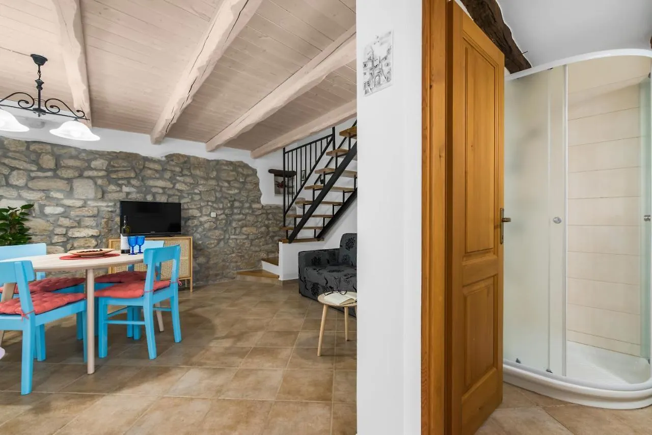 Picturesque Apartment San Rocco 1