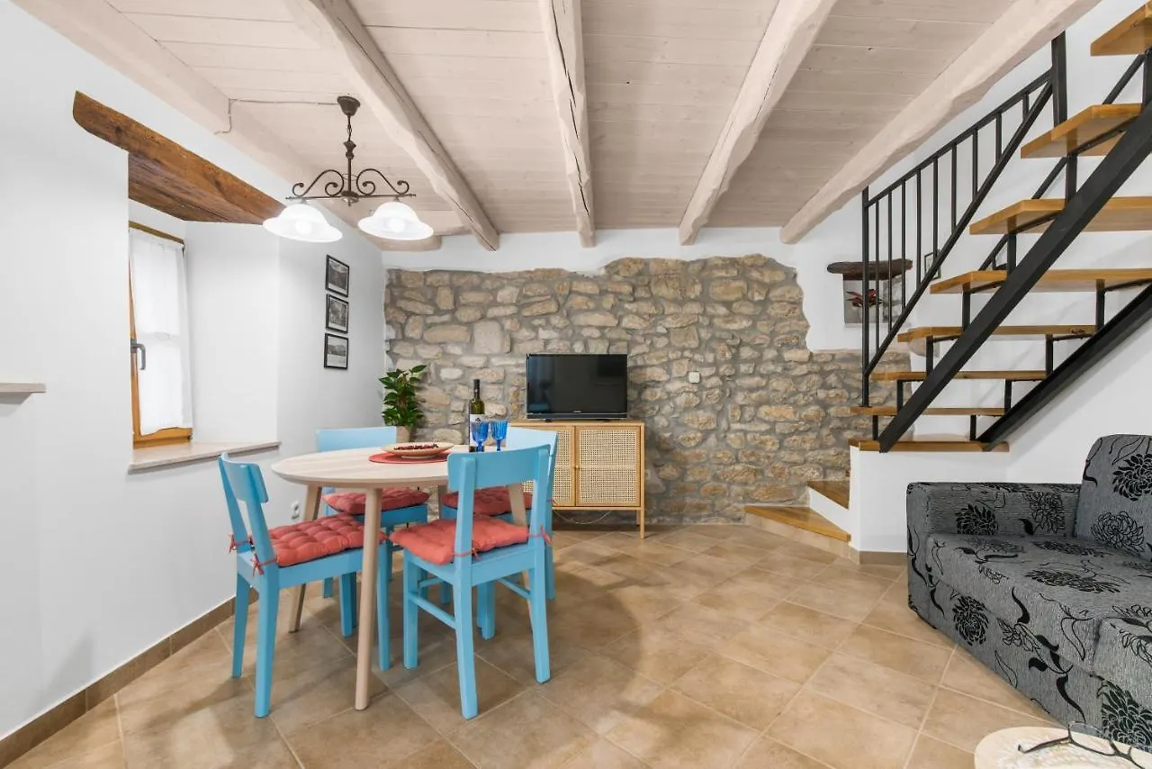Picturesque Apartment San Rocco 1